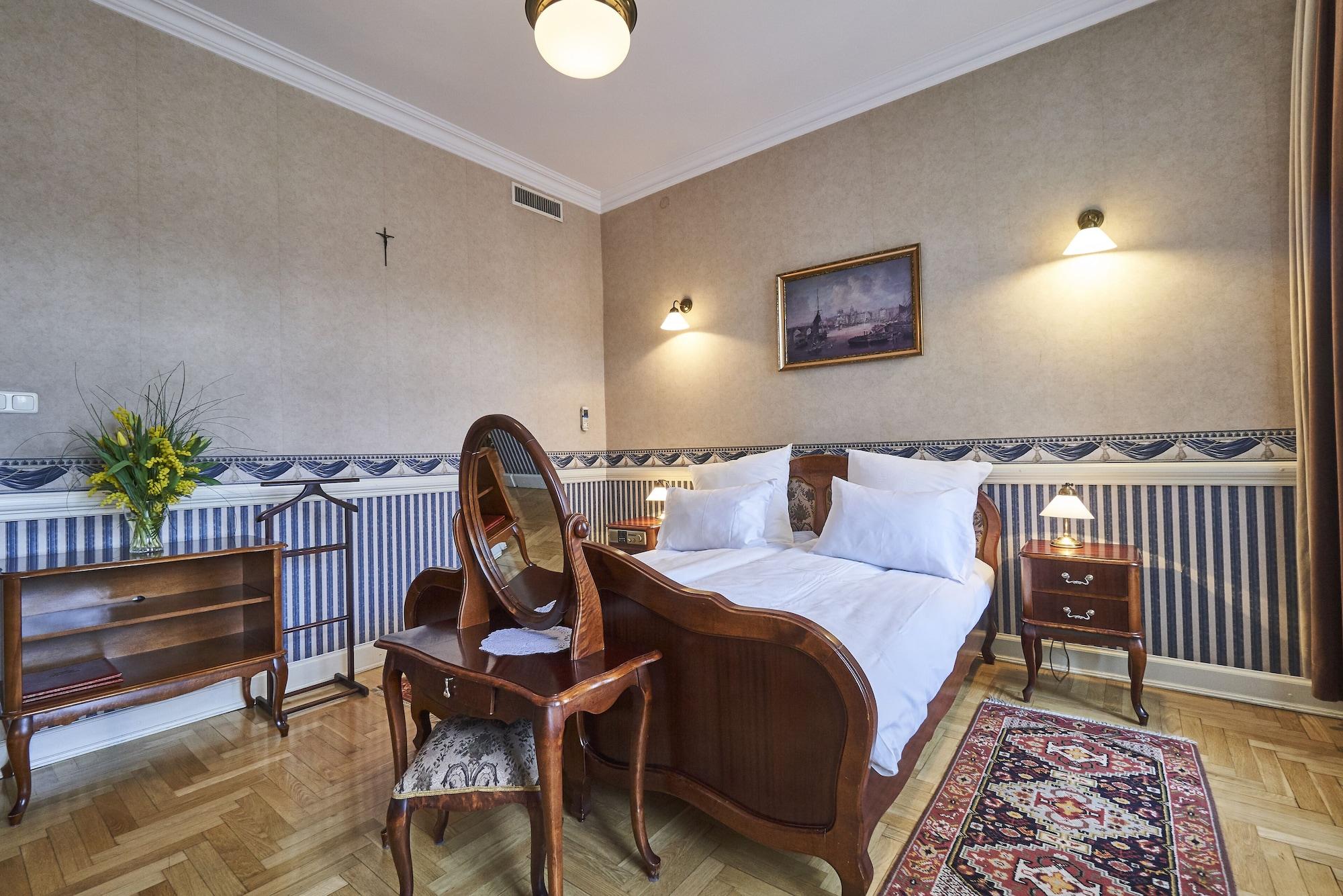 Pollera Otel Krasków Dış mekan fotoğraf